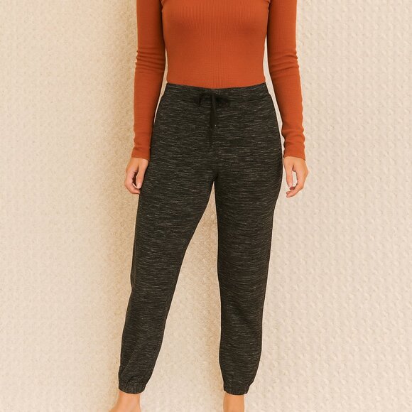 GUESS Black & White Joggers XS | Athleisure Chic with Drawstring Waist & Cuffed - Picture 1 of 6